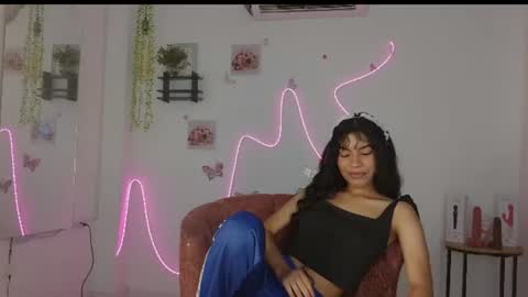 Snapshot of daviana_hill_ chatting on June 24, 2026, 7:46 pm Davi online show from June 24, 2026, 7:46 pm
