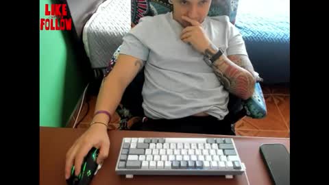 Snapshot of david_2789 chatting on January 16, 2026, 7:29 pm David online show from January 16, 2026, 7:29 pm