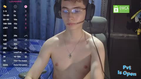 ProgrammerBoy online show from June 4, 2026, 1:33 am