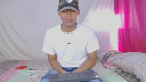 Snapshot of david_efrem chatting on February 19, 2025, 9:58 pm david_efrem online show from February 19, 2025, 9:58 pm