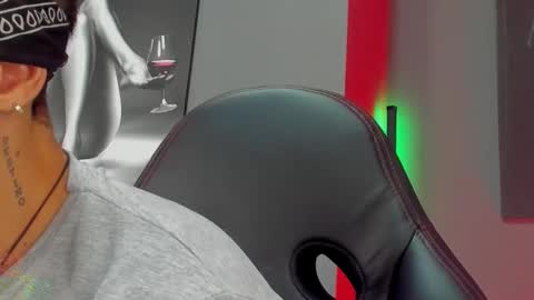 David Jons online show from November 4, 2025, 11:04 pm