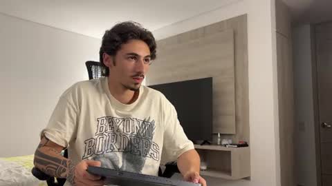 Snapshot of david_muller_ chatting on July 2, 2026, 11:44 pm David online show from July 2, 2026, 11:44 pm