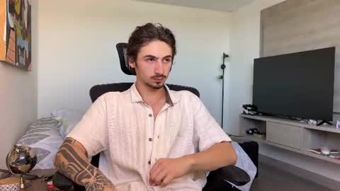 Snapshot of david_muller_ chatting on July 7, 2026, 4:11 pm David online show from July 7, 2026, 4:11 pm