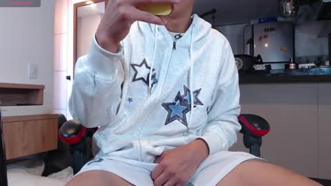 Snapshot of david_savage_ chatting on October 21, 2025, 12:06 pm david online show from October 21, 2025, 12:06 pm