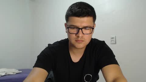 Snapshot of david_smit_ chatting on April 30, 2026, 1:12 am david smit online show from April 30, 2026, 1:12 am
