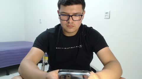 Snapshot of david_smit_ chatting on May 1, 2026, 1:10 am david smit online show from May 1, 2026, 1:10 am