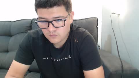 Snapshot of david_smit_ chatting on May 9, 2026, 3:28 pm david smit online show from May 9, 2026, 3:28 pm