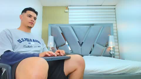 david_victoriaa online show from April 11, 2026, 1:04 pm