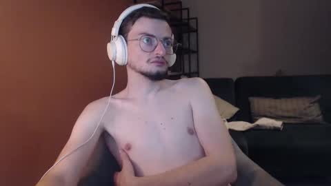 Snapshot of davidfoxfr chatting on November 20, 2025, 7:35 pm davidfoxfr online show from November 20, 2025, 7:35 pm