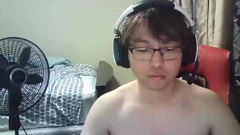 Snapshot of davidisbleh chatting on December 1, 2025, 9:14 am davidisbleh online show from December 1, 2025, 9:14 am