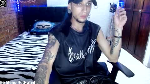   online show from November 19, 2025, 3:28 am