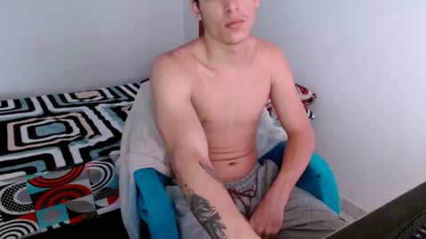 davidsalazar33 online show from October 19, 2025, 1:56 pm