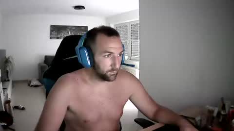 daviid420 online show from July 8, 2026, 1:04 pm