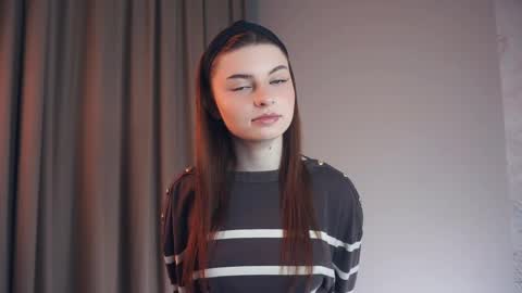 Snapshot of davinagreengo chatting on April 19, 2026, 9:50 pm Louise online show from April 19, 2026, 9:50 pm
