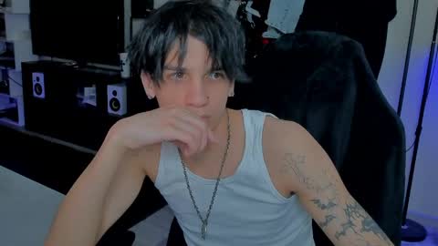 Snapshot of davisross chatting on April 22, 2026, 5:25 pm davis online show from April 22, 2026, 5:25 pm