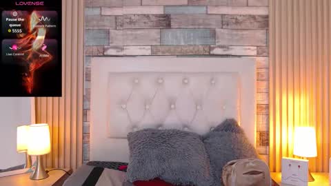 Dayana online show from November 19, 2025, 12:49 pm