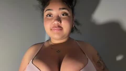 Snapshot of dayqueen1 chatting on July 19, 2026, 9:35 am dayqueen1 online show from July 19, 2026, 9:35 am