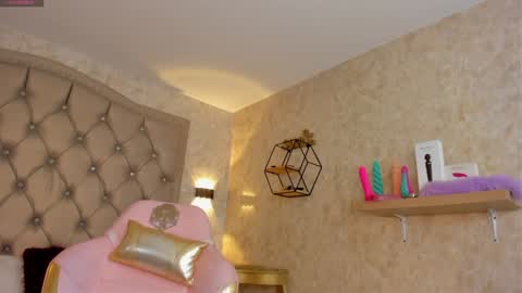 DAYRA ANGELS online show from January 9, 2025, 4:52 am