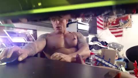 Snapshot of daywalker2013 chatting on November 19, 2025, 11:38 pm Millenium online show from November 19, 2025, 11:38 pm