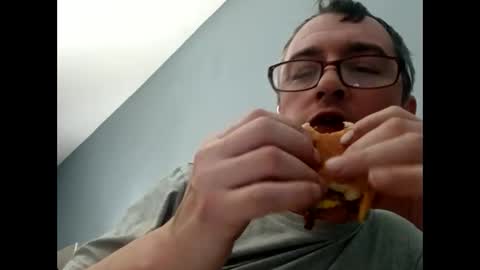 Snapshot of dazzill chatting on December 1, 2024, 7:36 pm Dazzill online show from December 1, 2024, 7:36 pm