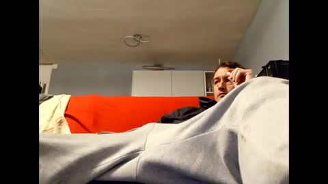 Snapshot of dazzill chatting on February 3, 2025, 10:54 pm Dazzill online show from February 3, 2025, 10:54 pm
