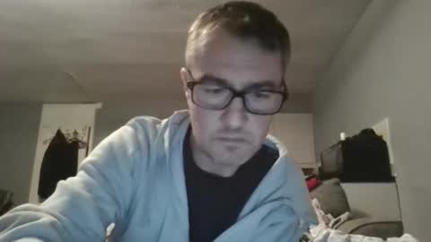 Dazzill online show from November 30, 2025, 4:55 pm