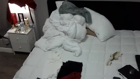 Snapshot of dcrush76 chatting on February 28, 2025, 10:28 pm DCrush online show from February 28, 2025, 10:28 pm