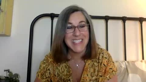 DDMolly online show from April 7, 2026, 3:40 am