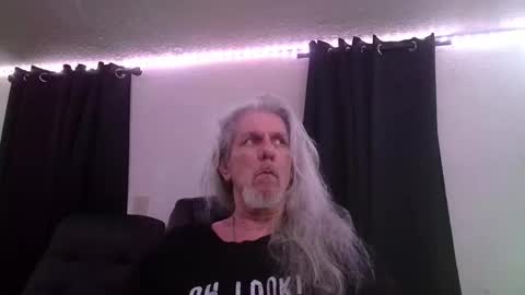 Snapshot of deaconoddeye chatting on January 6, 2026, 10:45 pm deaconoddeye online show from January 6, 2026, 10:45 pm