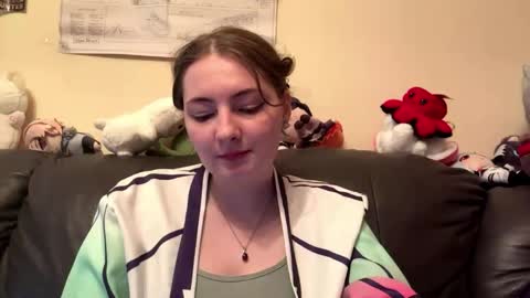 Mia online show from June 4, 2026, 4:02 pm