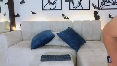 Snapshot of deam_broowm chatting on October 31, 2025, 12:11 am Andres online show from October 31, 2025, 12:11 am