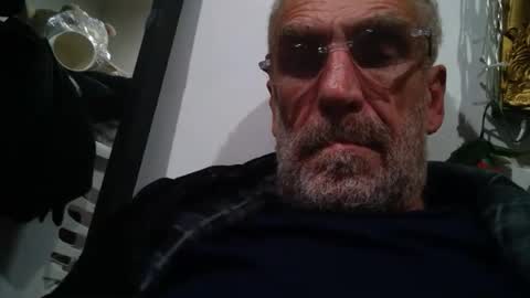 Snapshot of deanofflove2210 chatting on July 21, 2026, 5:15 pm deanofflove2210 online show from July 21, 2026, 5:15 pm