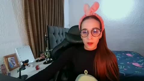 Snapshot of dear_juliet chatting on December 8, 2024, 12:51 am Juliet online show from December 8, 2024, 12:51 am