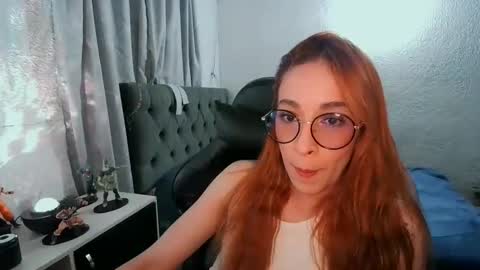 Snapshot of dear_juliet chatting on June 3, 2026, 11:54 pm Juliet online show from June 3, 2026, 11:54 pm