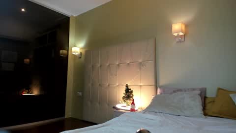 Debbie Mon Tue Fri Sun Sat GMT 3 1000am - 0400pm  online show from December 24, 2024, 3:58 pm