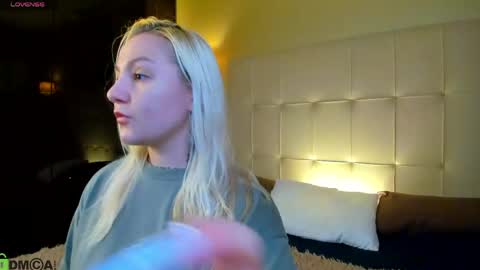 Debbie Mon Tue Fri Sun Sat GMT 3 1000am - 0400pm  online show from April 2, 2026, 5:21 pm