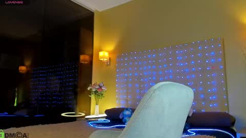 Debbie Mon Tue Fri Sun Sat GMT 3 1000am - 0400pm  online show from April 18, 2026, 7:58 pm