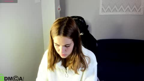 Jennifer online show from May 17, 2026, 11:01 pm