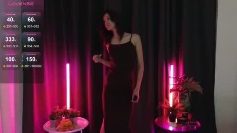 Eva online show from November 11, 2025, 5:13 pm