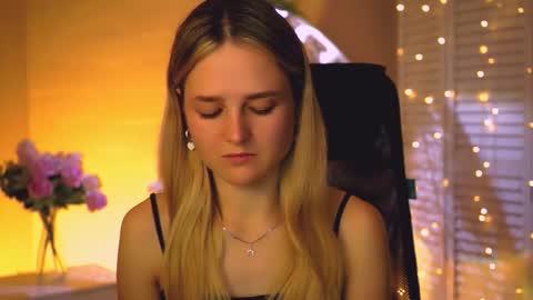 Debora online show from October 13, 2025, 3:28 am