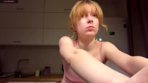 Snapshot of deboramcdonnall chatting on February 26, 2026, 4:06 pm Hello My name is Sarah im new model here and little but shy. online show from February 26, 2026, 4:06 pm