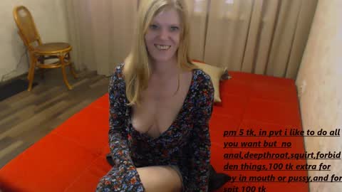 Snapshot of decentwhore chatting on January 19, 2025, 8:29 am Amy online show from January 19, 2025, 8:29 am
