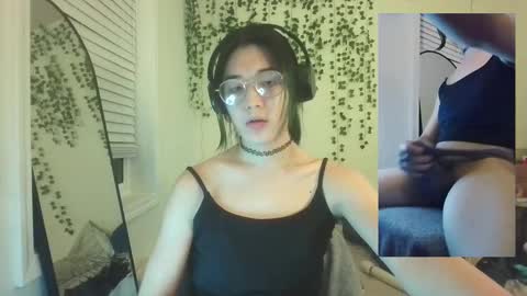 deciduousdoll online show from September 28, 2025, 5:13 am