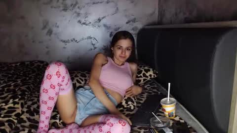    .dee dee 25   .dee dee 25 online show from December 5, 2024, 3:37 am