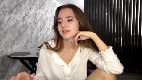 Anna online show from September 15, 2025, 3:23 pm