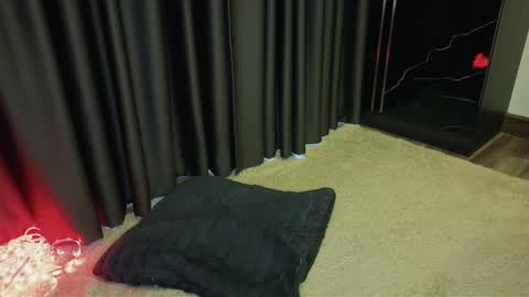 deedeedoll online show from February 21, 2025, 1:22 am