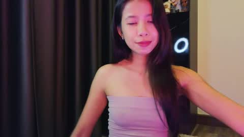deedeedoll online show from May 5, 2026, 11:18 am