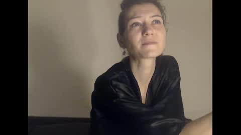 Snapshot of deelightfull chatting on December 4, 2024, 6:28 pm Deelightfull online show from December 4, 2024, 6:28 pm