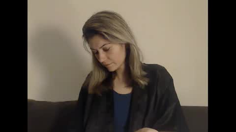 Snapshot of deelightfull chatting on December 9, 2024, 9:39 am Deelightfull online show from December 9, 2024, 9:39 am