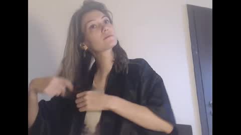 Snapshot of deelightfull chatting on December 23, 2024, 8:55 am Deelightfull online show from December 23, 2024, 8:55 am